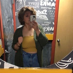 Meet your Posher, Adria